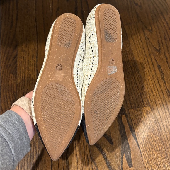 Rothy's Black and Cream Pointed Flats size 7 - Picture 9 of 10